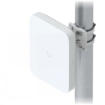 Ubiquiti UniFi 5G Max zunanji 5G DL do 3,6 Gbit/s, 4G DL do 1,6 Gbit/s, 1x 2.5G LAN, IPX6 zaščita pred vremenskimi vplivi