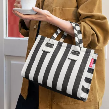 Reisenthel dailyshopper XS summerstripes, črna