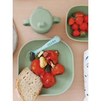 Beaba silikonski krožnik s priseskom Sage Green