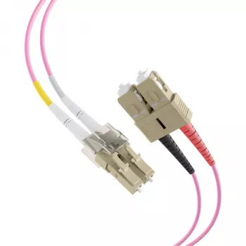 EFB Elektronik IPL-DF-LCUSCU-4-0300 dupleks optični patch kabel OM4 LC/SC 3 m