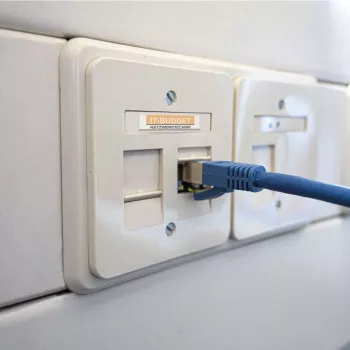 IT-BUDGET Premium patch kabel Cat.6A s surovim kablom Cat.7 600 MHz LSZH PoE+ 10GBit moder 15 m