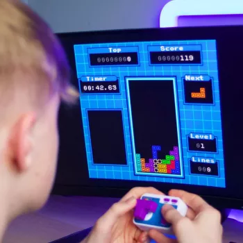 FIZZ CREATIONS Retro Arcade Tetris Plug-and-Play brezžična konzola z igralno ploščo