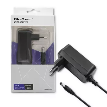 Qoltec napajalnik z vtičem 30W 15V 2A 5,5x2,1mm črn