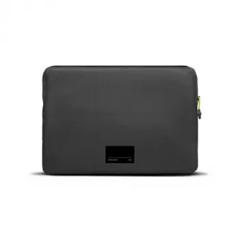 Native Union Ultralight zaščitni ovitek za MacBook 15 inch (črn)