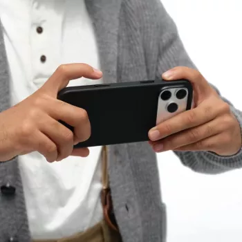 Moft Snap Movas MagSafe ovitek za iPhone 17 Pro Max črn