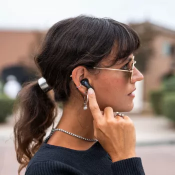 JLab Epic Pods ANC prave brezžične ušesne slušalke s hibridnim aktivnim dušenjem hrupa, Bluetooth 5.3, IP55, 50h delovanja baterije, črne