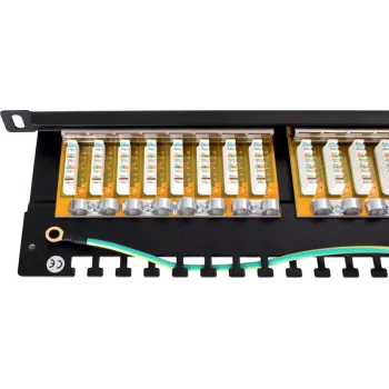 GETFORT PGF-6FTP24-B8 FTP Cat.6 24-portni patch panel 0.5U črn