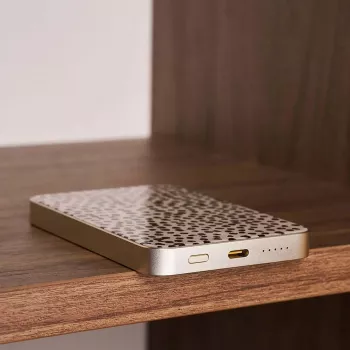 Prenosni polnilnik Burga Magnetic 5000 mAh, Almond Latte Gold