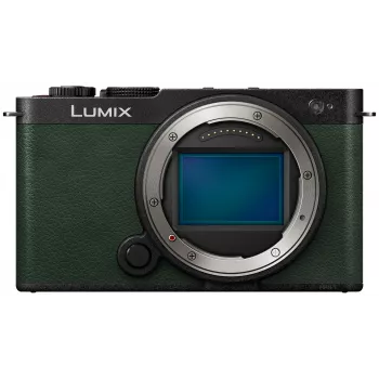 Panasonic Lumix DC-S9E-G polnoformatni sistem fotoaparat s 24,2MP CMOS senzorjem, 5-osnim stabilizatorjem slike, 6K videom, L-Mount, temno olivna