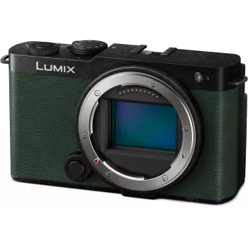 Panasonic Lumix DC-S9E-G polnoformatni sistem fotoaparat s 24,2MP CMOS senzorjem, 5-osnim stabilizatorjem slike, 6K videom, L-Mount, temno olivna