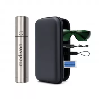 MEDIVON Lumix kompaktna LED svetilka za svetlobno terapijo, 5 valovnih dolžin 460–900 nm, 5-minutni časovnik, Li-ion baterija, srebrna