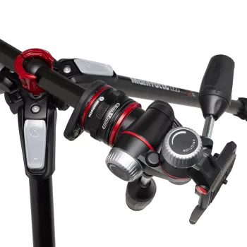Manfrotto MK055CXPRO33WQR karbonski stativ s 3 deli nog in XPRO 3-smerno glavo