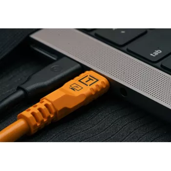 Tether Tools TetherPro Optima 10G kabel USB-C na USB-C kotni, 1,8 m, oranžen (CUC06RTG2-ORG)