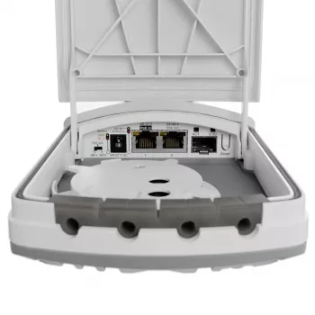MikroTik FTC21-UPS optično-v bakreni medijski pretvornik z vgrajenim brezprekinitvenim napajanjem (UPS), 1x Gigabit Ethernet, 1x SFP, pasivni PoE, rezervno napajanje z baterijo, za stensko montažo