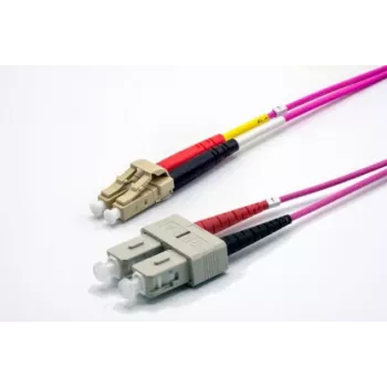 EKIVALAN OM4 dupleksni optični patch kabel LC/SC, 50/125 µm, heather violet, 5 m COZOM4DCLC2SE0050A
