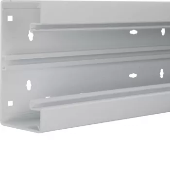Hager BR6517017035 spodnji del prsnega kanala, spredaj, PVC, BR 65x170mm, OT 80mm, svetlo siv