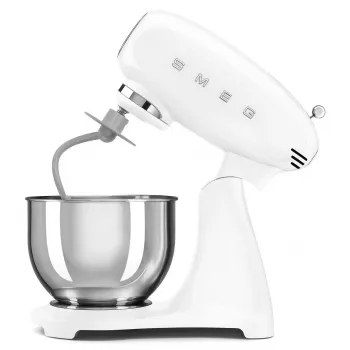 Smeg SMF05WHEU kuhinjski mešalnik v slogu 50's, bel