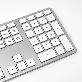 Matias žična USB-C tipkovnica za Mac – srebrna – ameriška različica (FK316CS)