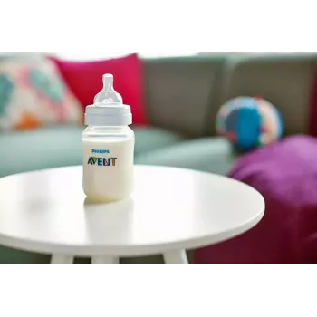 Philips Avent otroška steklenička proti kolikam 260 ml, počasen pretok, 1m+