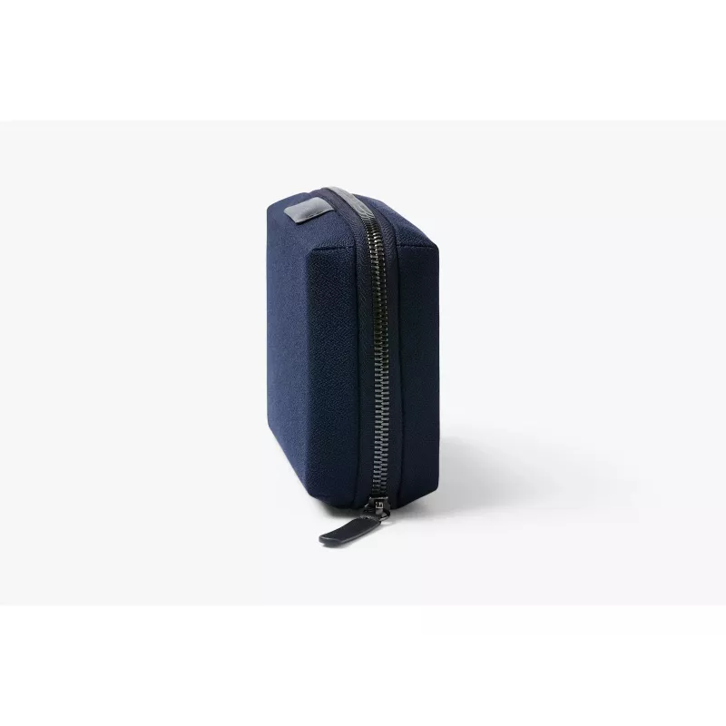 Bellroy Tech Kit Compact - mornarsko modra
