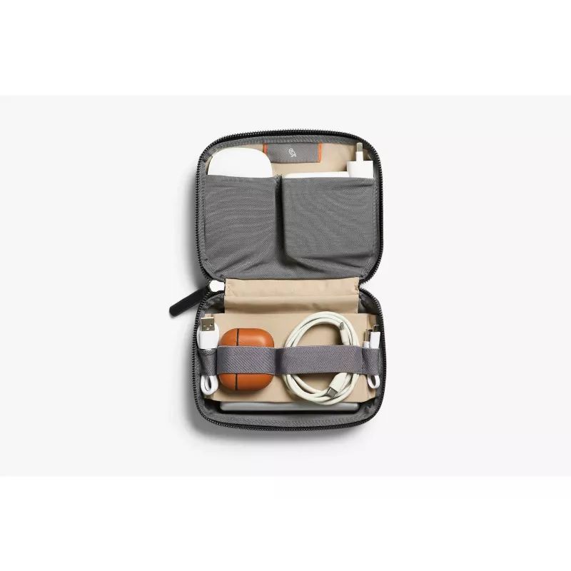Bellroy Tech Kit Compact - mornarsko modra