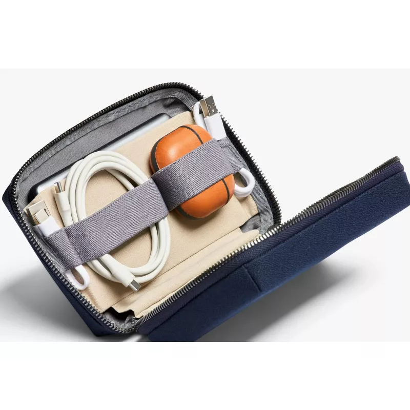 Bellroy Tech Kit Compact - mornarsko modra