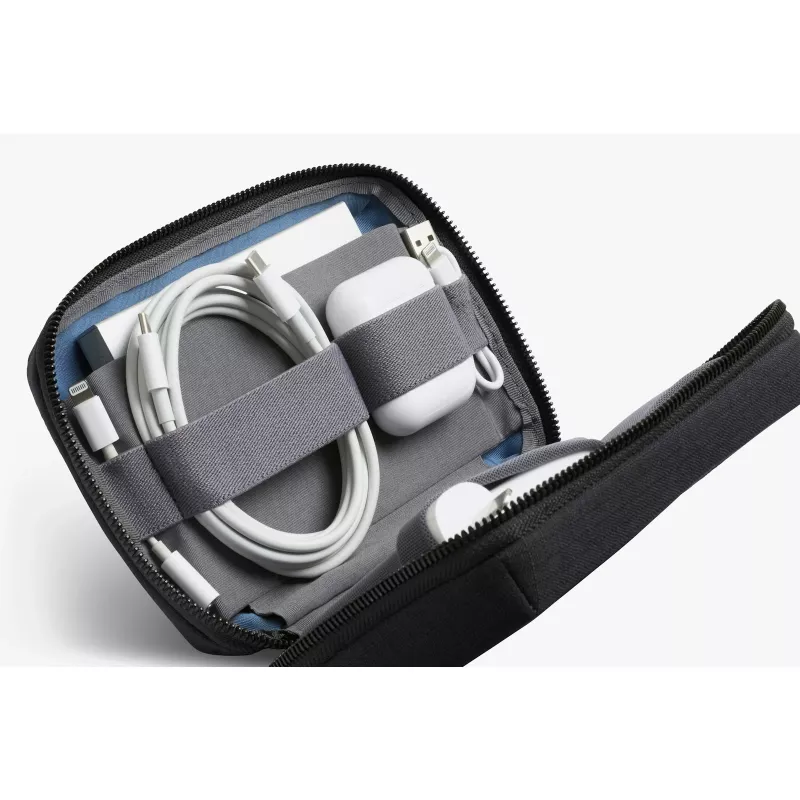 Bellroy Tech Kit Compact torbica, črna