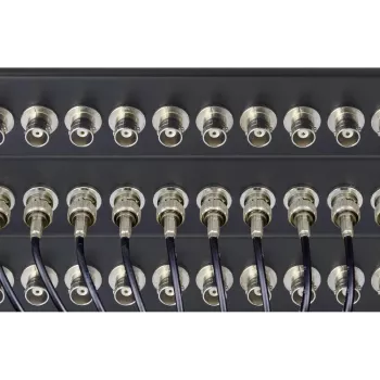 Renkforce RF-4541184 19-palčni 1U rack BNC patch panel, 16 vrat, črn