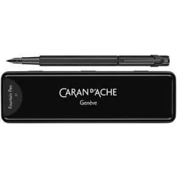 Caran d'Ache 849 Black Code nalivno pero, srednja konica, mat črno 840.496