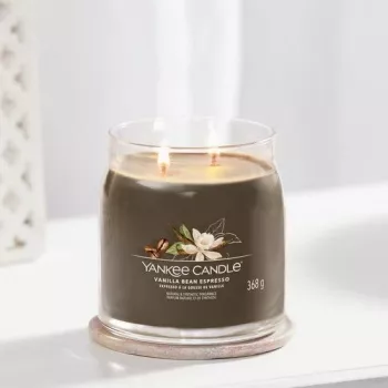 Yankee Candle Vanilla Bean Espresso srednja dišeča sveča (1701388E)