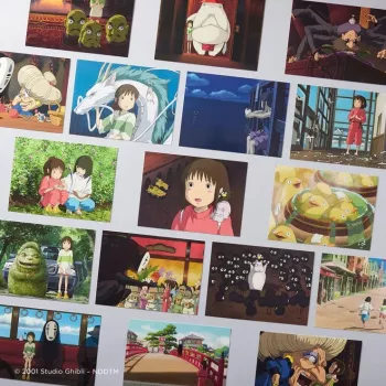 Studio Ghibli komplet razglednic – Čihirovo potovanje v čarobno deželo (30 kosov)